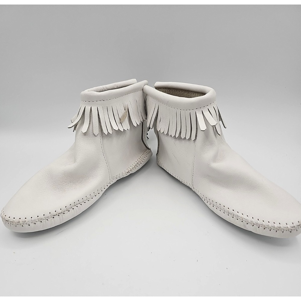 Minnetonka White Leather Fringe Ankle Boots 6.5 NWOB